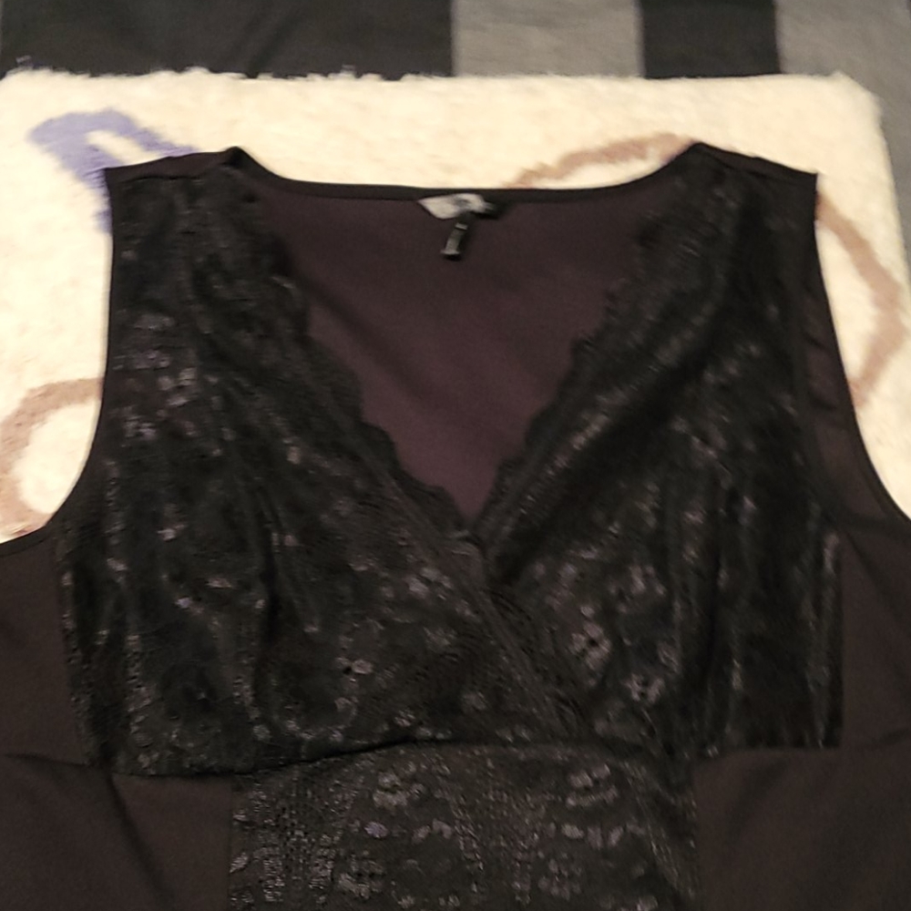 Top - Picture 2 of 3